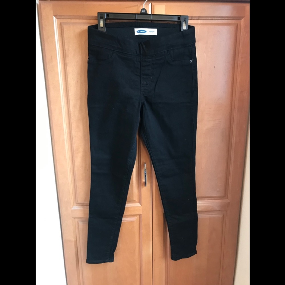 NWOT Mid-Rise Black Rockstar Super Skinny Jeggings
